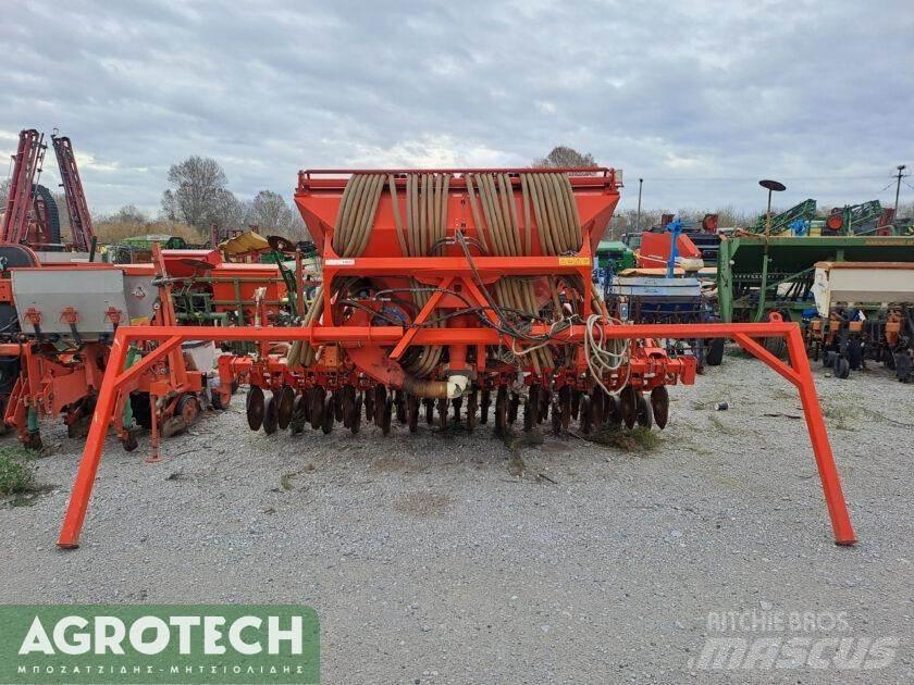 Kuhn VENTA LC 3500 Traktori