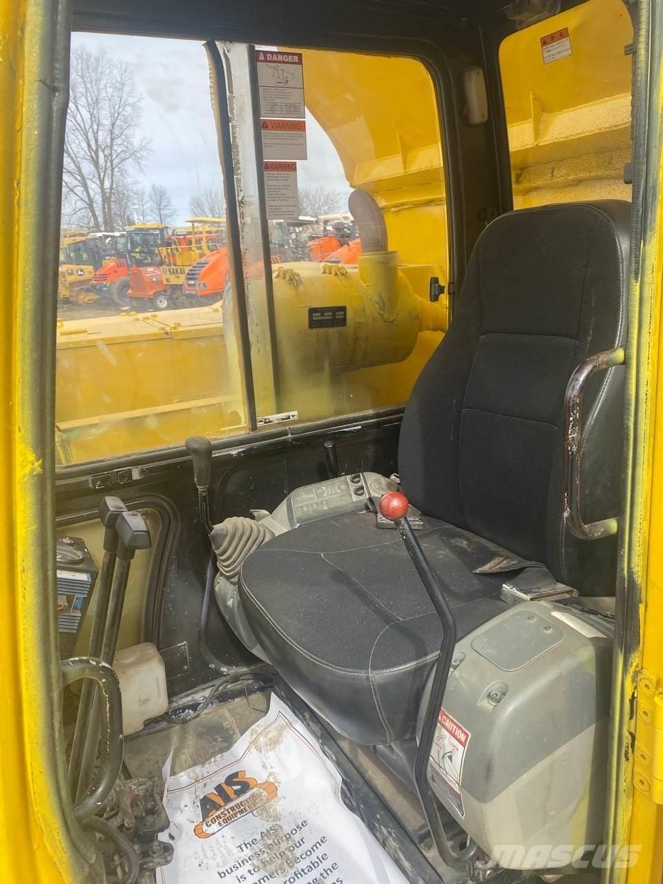 Komatsu CD50 Zglobni demperi