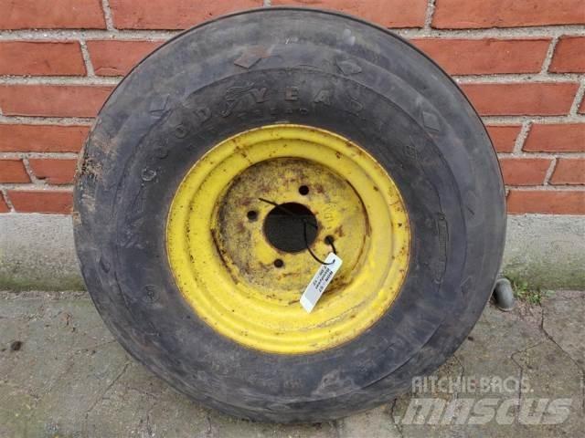  12 7.00-12 Gume, kotači i naplatci