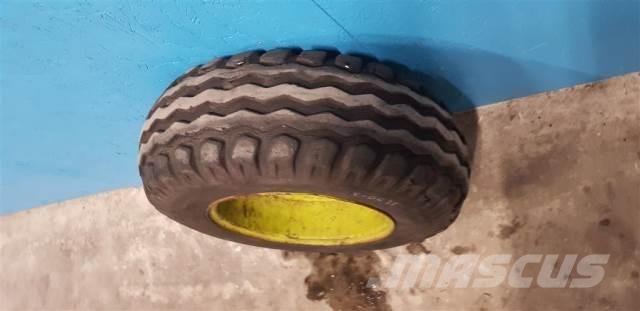  15 10.0/75-15 Gume, kotači i naplatci