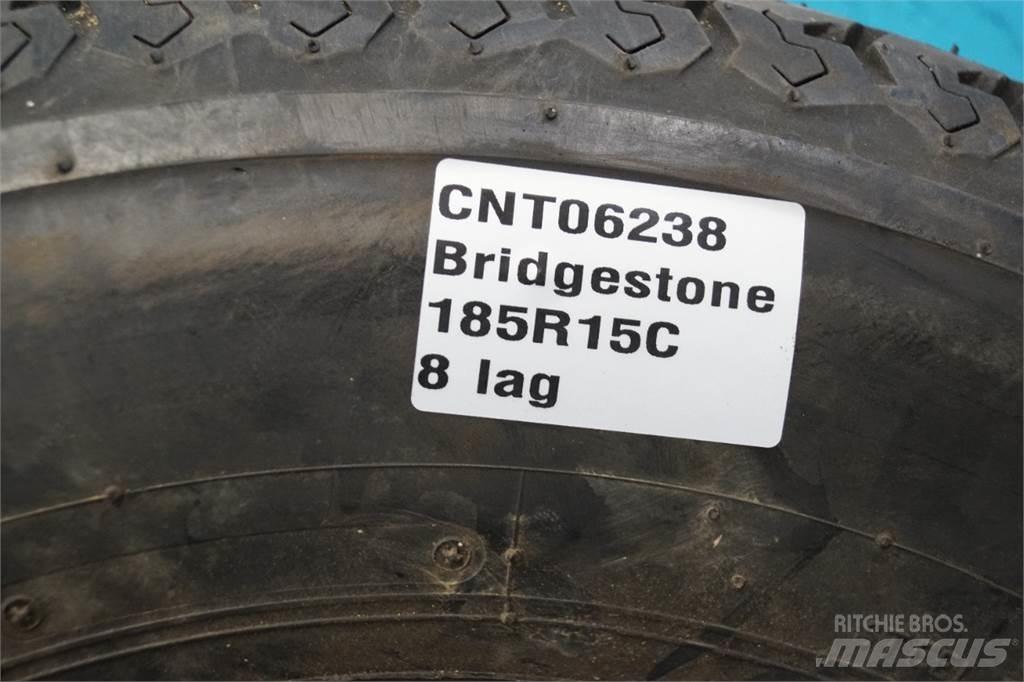  15 185R15C Gume, kotači i naplatci