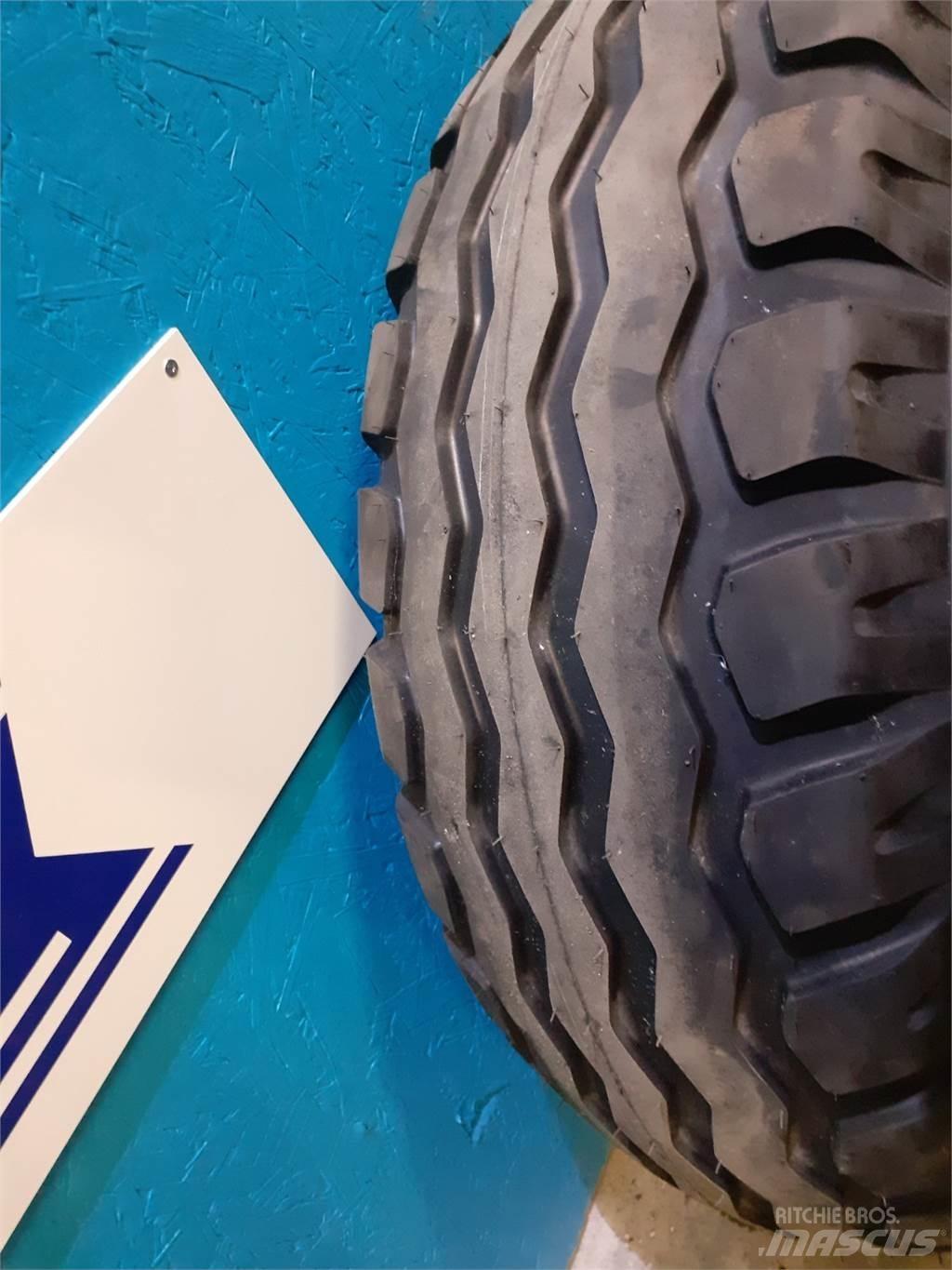  15.3 260/75-15.3 Gume, kotači i naplatci