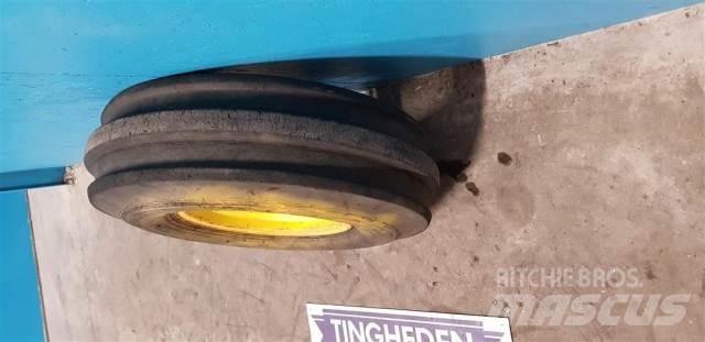  16 10.00-16 Gume, kotači i naplatci
