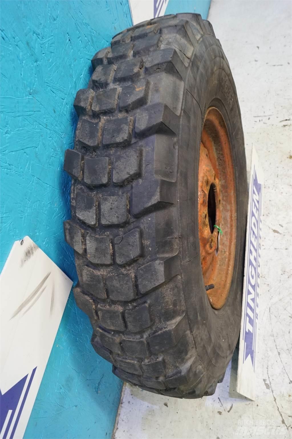  16 7.50R16 Gume, kotači i naplatci