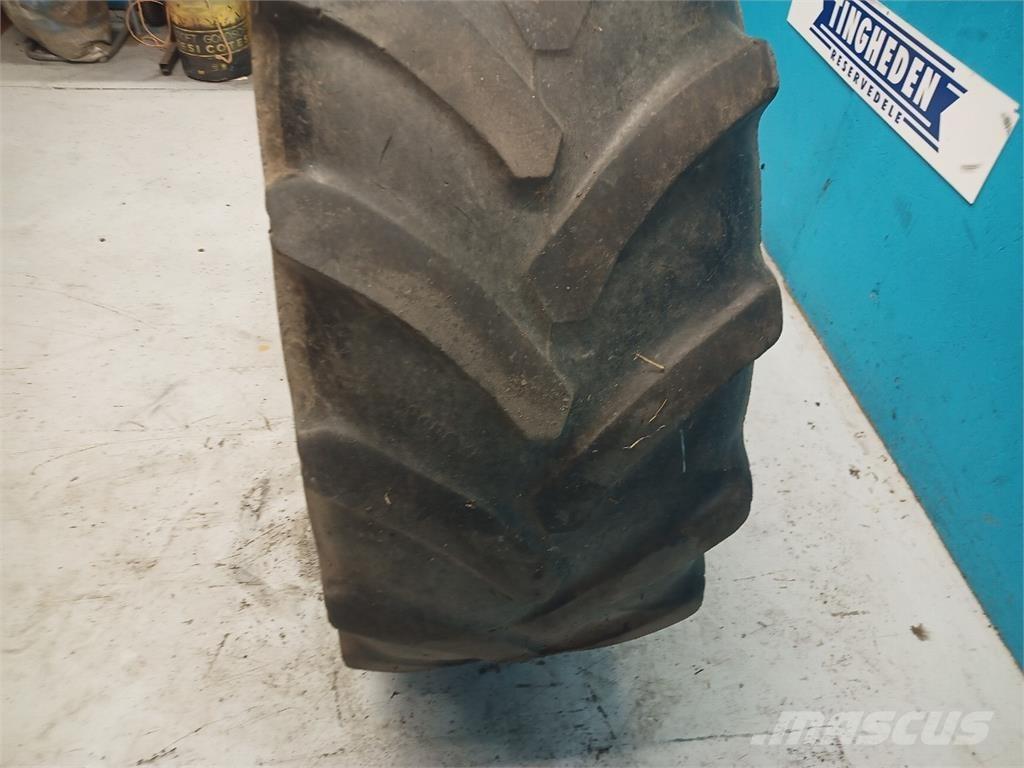  24 420/70R24 Gume, kotači i naplatci