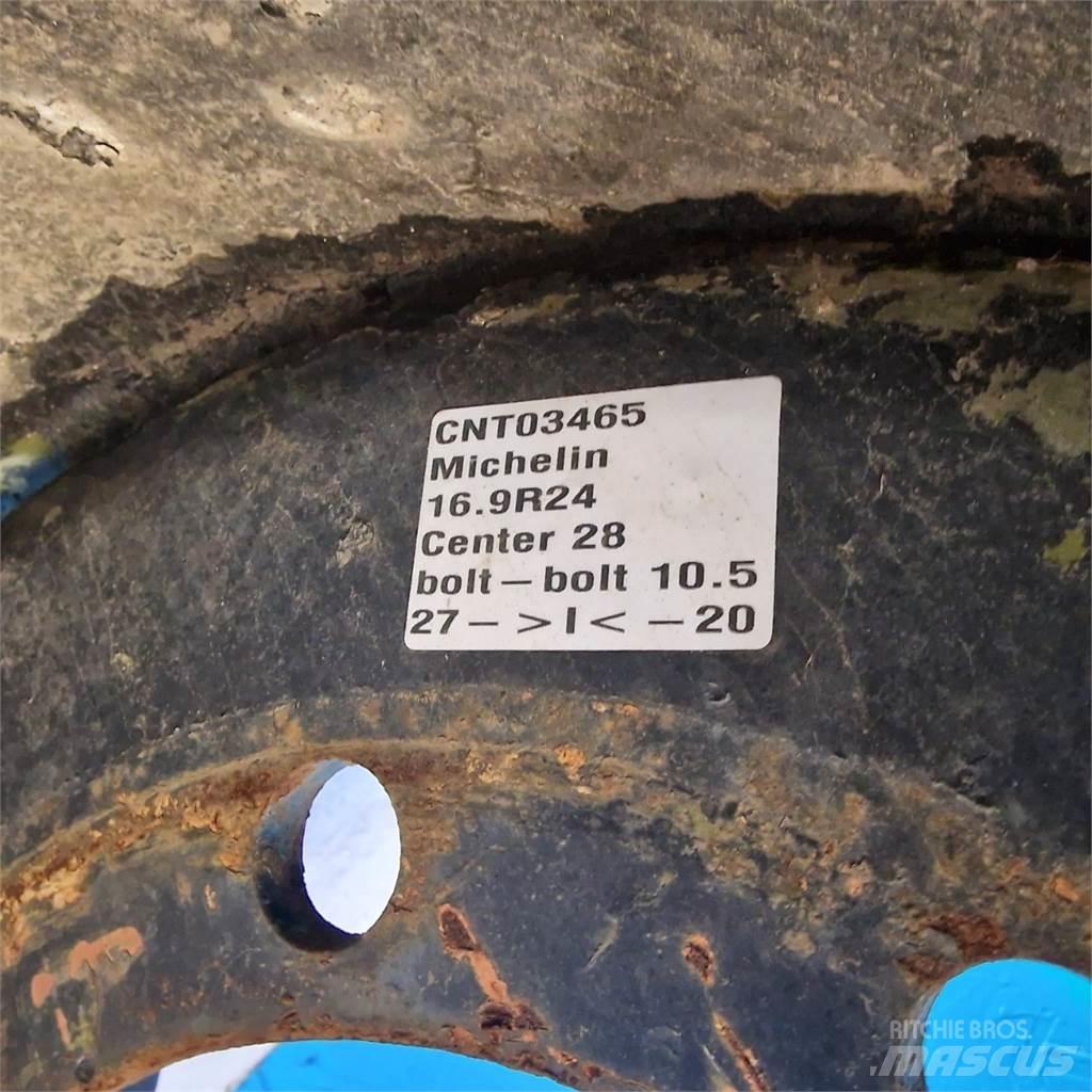  24 W15Lx24 Gume, kotači i naplatci