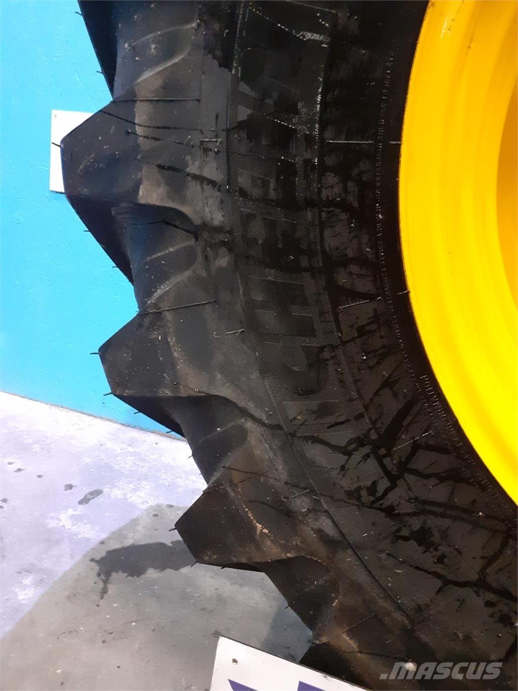  28 440/80R28 Gume, kotači i naplatci