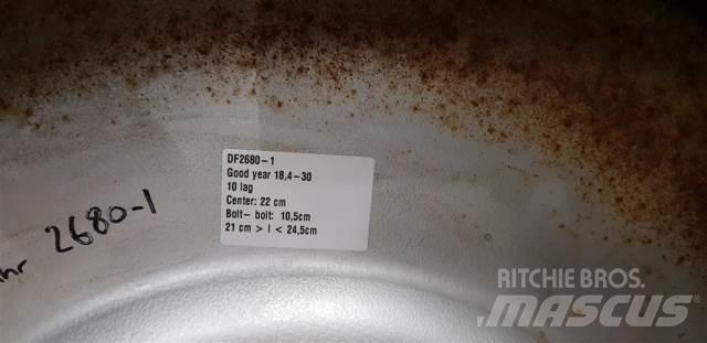  30 18.4-30 Gume, kotači i naplatci