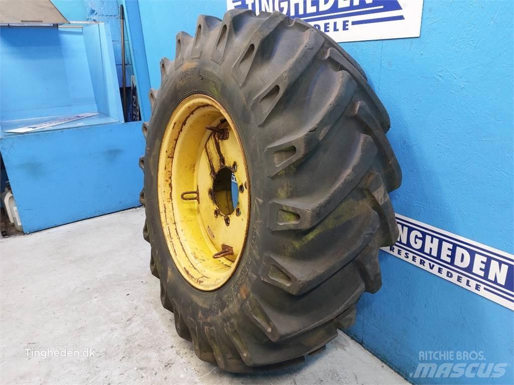  30 18.4-30 Gume, kotači i naplatci