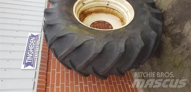  32 24.5-32 Gume, kotači i naplatci