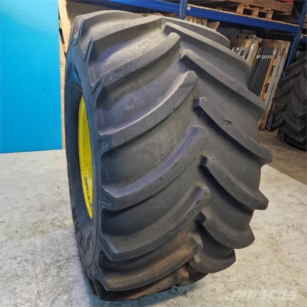  32 900/55 R32 Gume, kotači i naplatci
