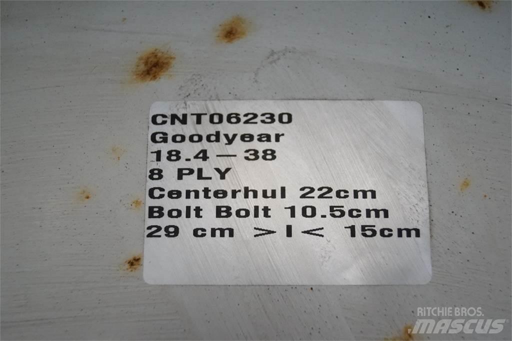  38 18.4-38 Gume, kotači i naplatci