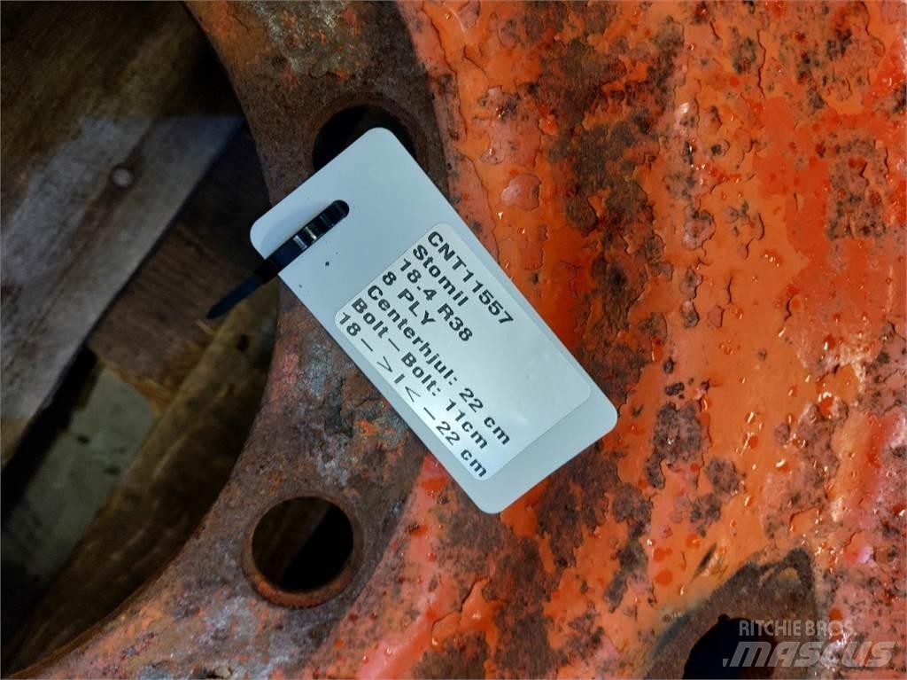  38 18.4 R38 Gume, kotači i naplatci