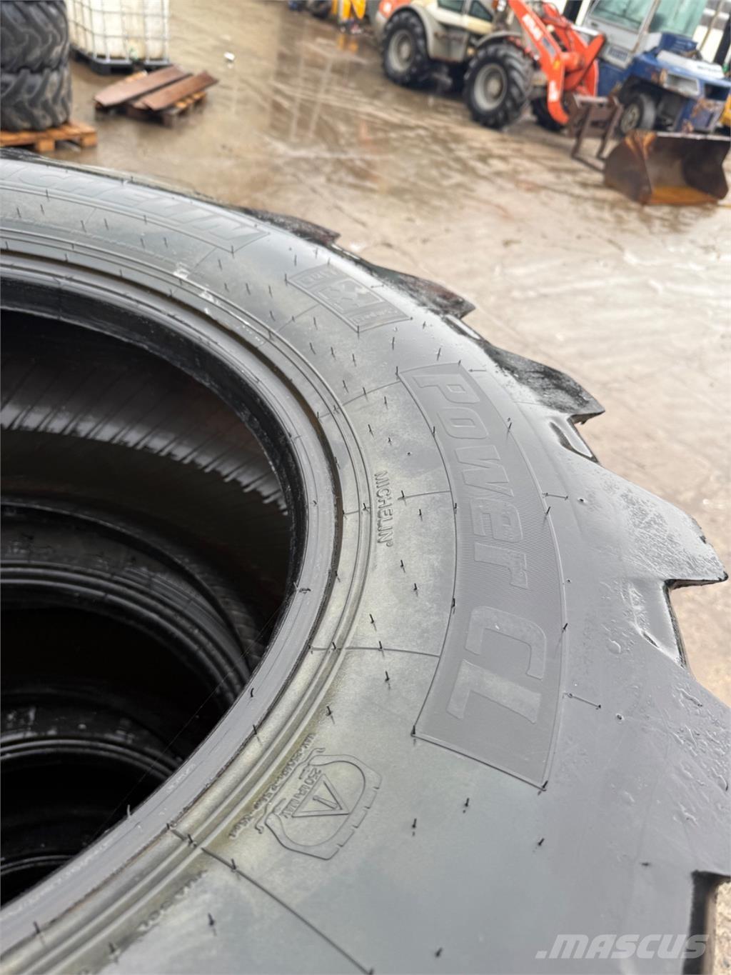  440/80-24 Gume, kotači i naplatci