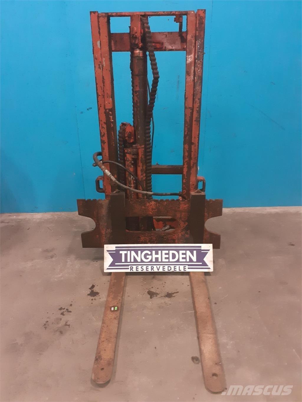  Byggelift Traktori