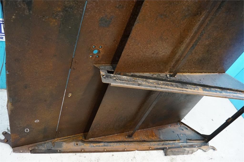 CASE 8010 Posipači soli i pijeska
