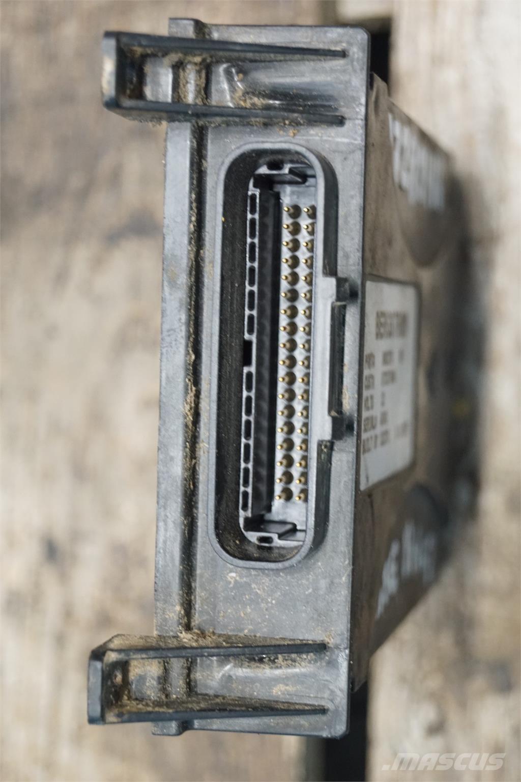 CASE 8010 Elektronika