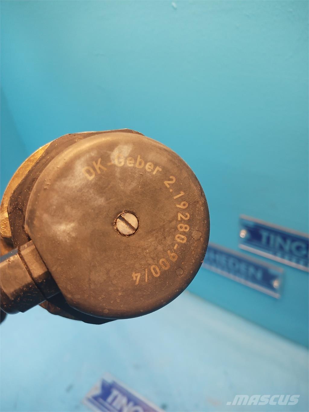 CASE CF80 Elektronika