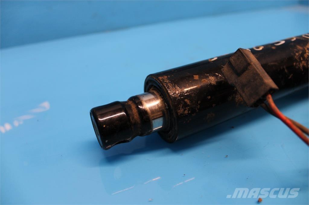 CASE CF80 Elektronika