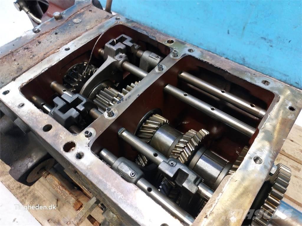 CASE Farmall 95A Mjenjač