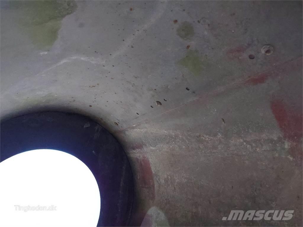 Case IH 1660 Posipači soli i pijeska