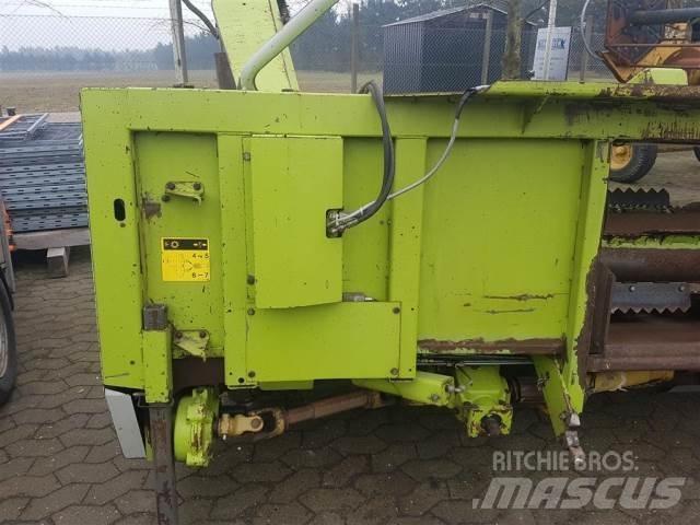 CLAAS 6218 8R Strojevi za krmu na vlastiti pogon