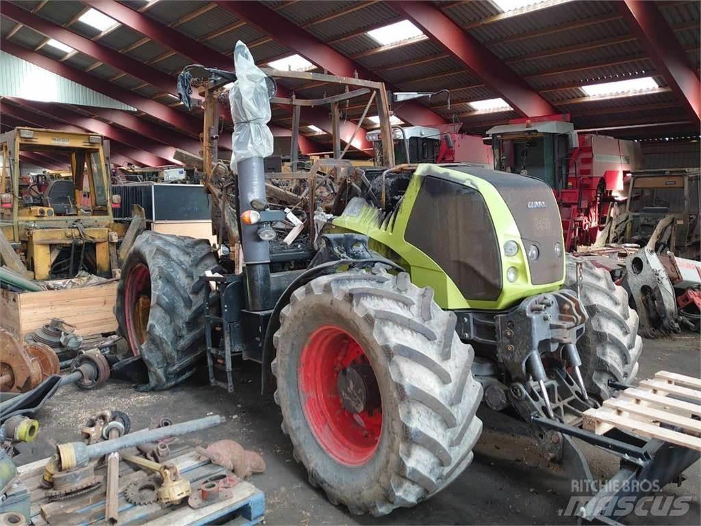 CLAAS Axion 840 Traktori