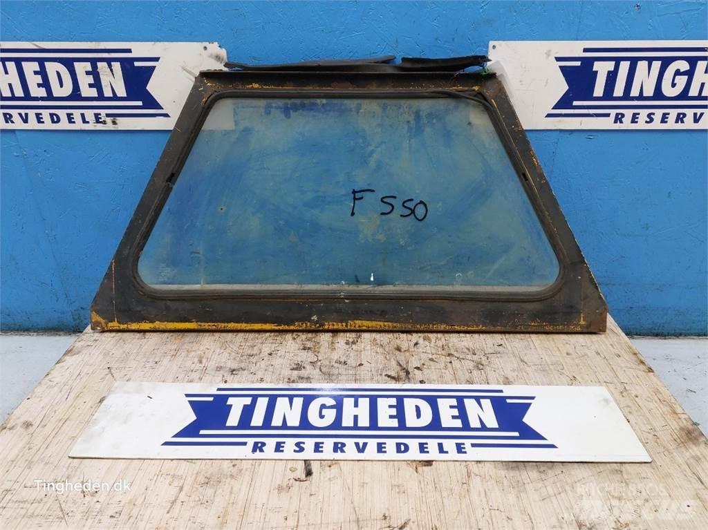 Ford 550 Kabine i unutrašnjost
