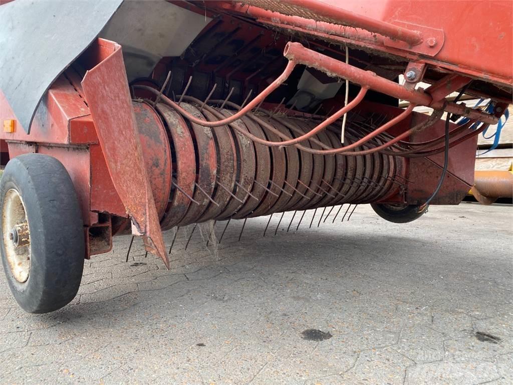 Hesston 4700 Balirke za kockaste bale