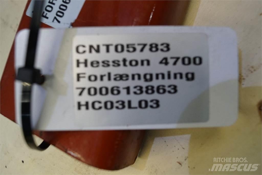 Hesston 4700 Hvataljke za bale