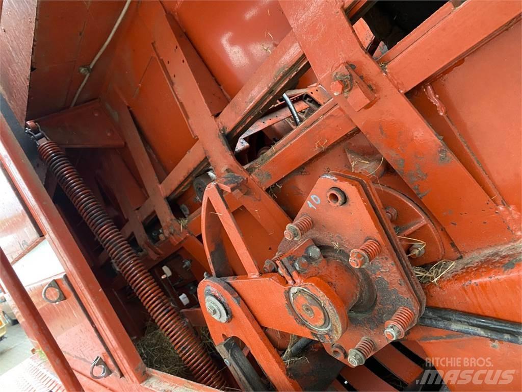 Hesston 4700 Balirke za kockaste bale