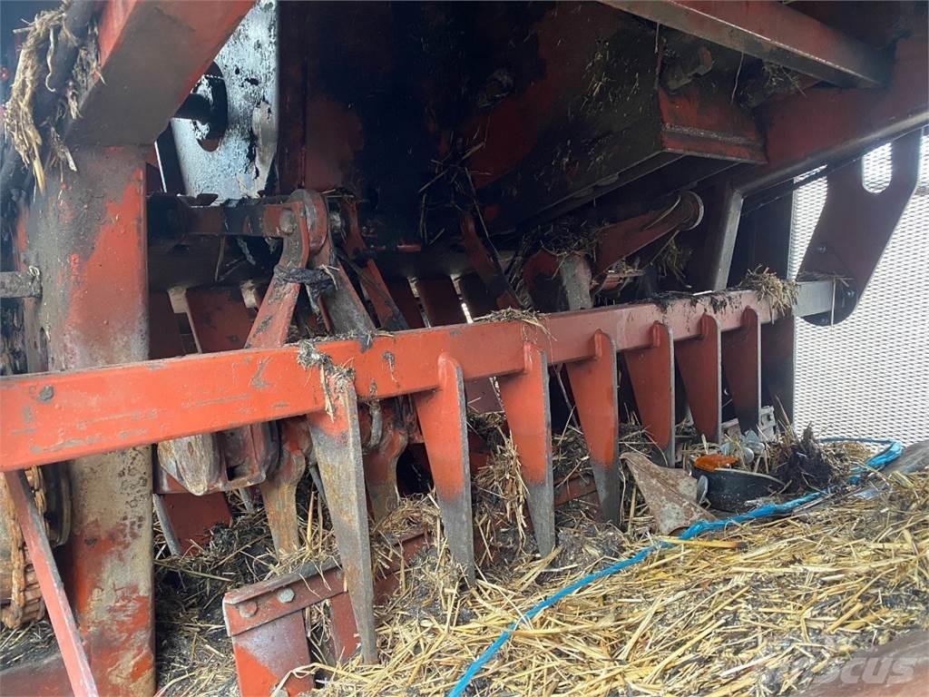 Hesston 4800 Balirke za kockaste bale