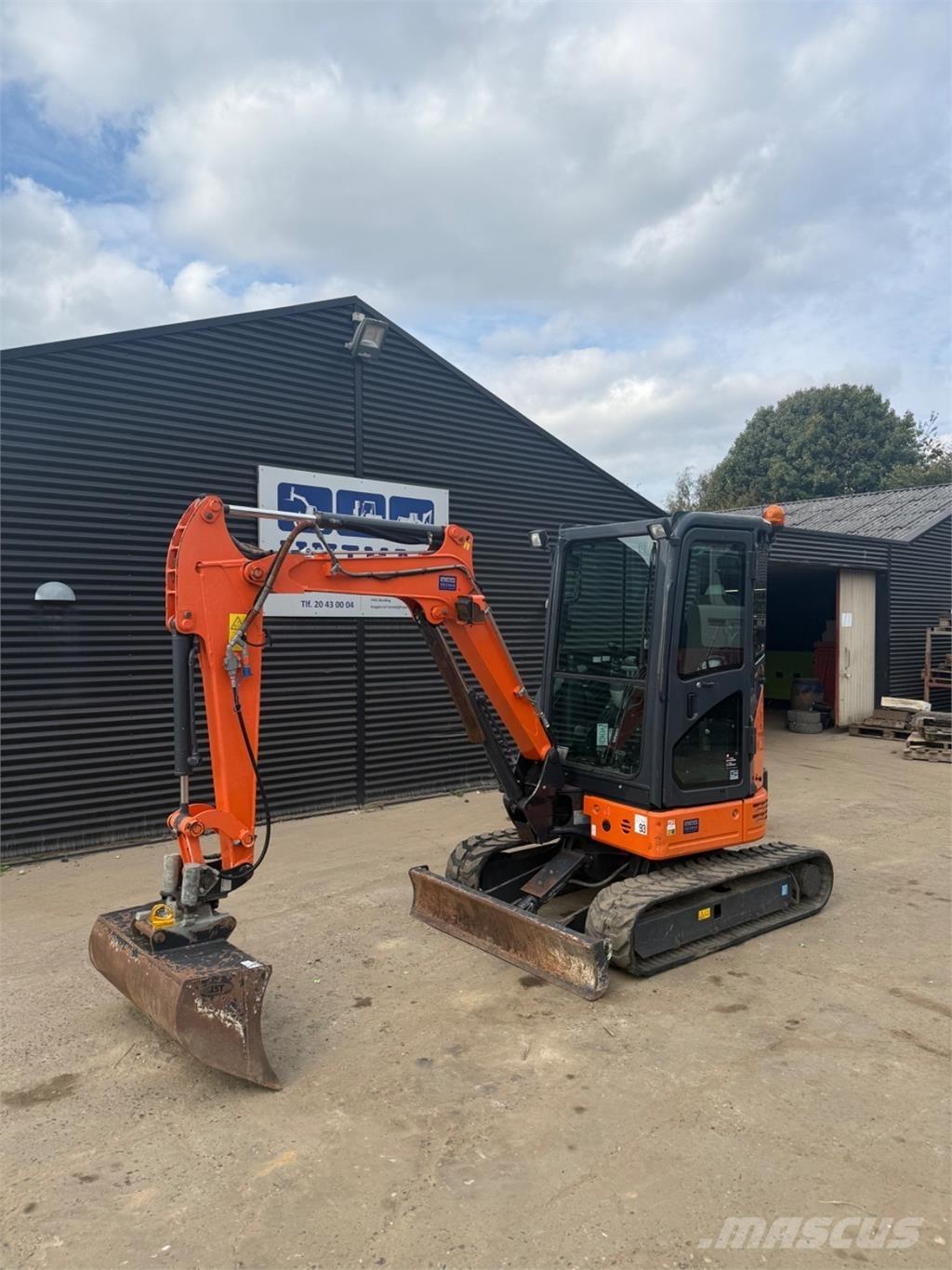 Hitachi ZX26U Mini bageri <7t