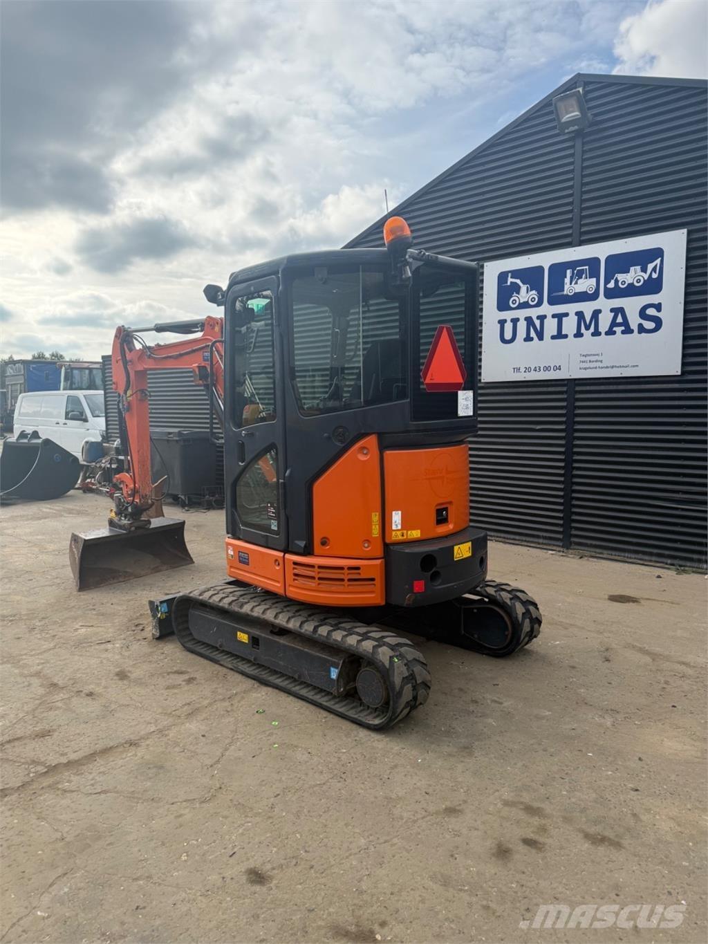 Hitachi ZX26U Mini bageri <7t