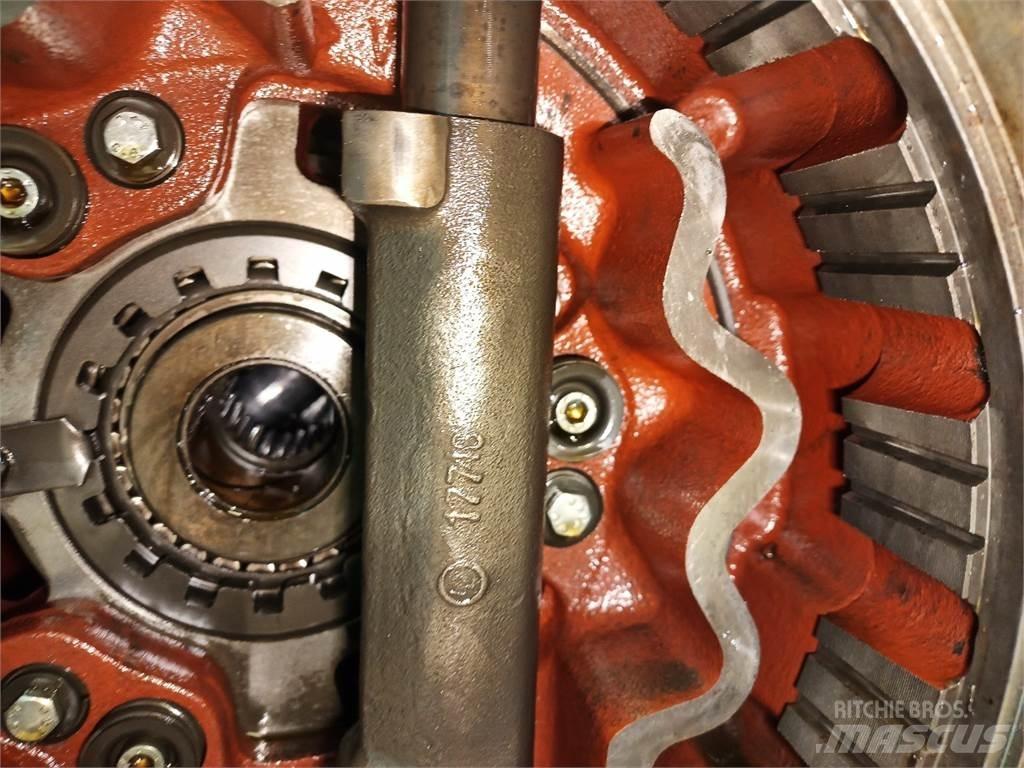 Hydrema 906B Osi