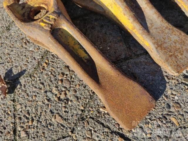 JCB Skovltænder Ostale komponente