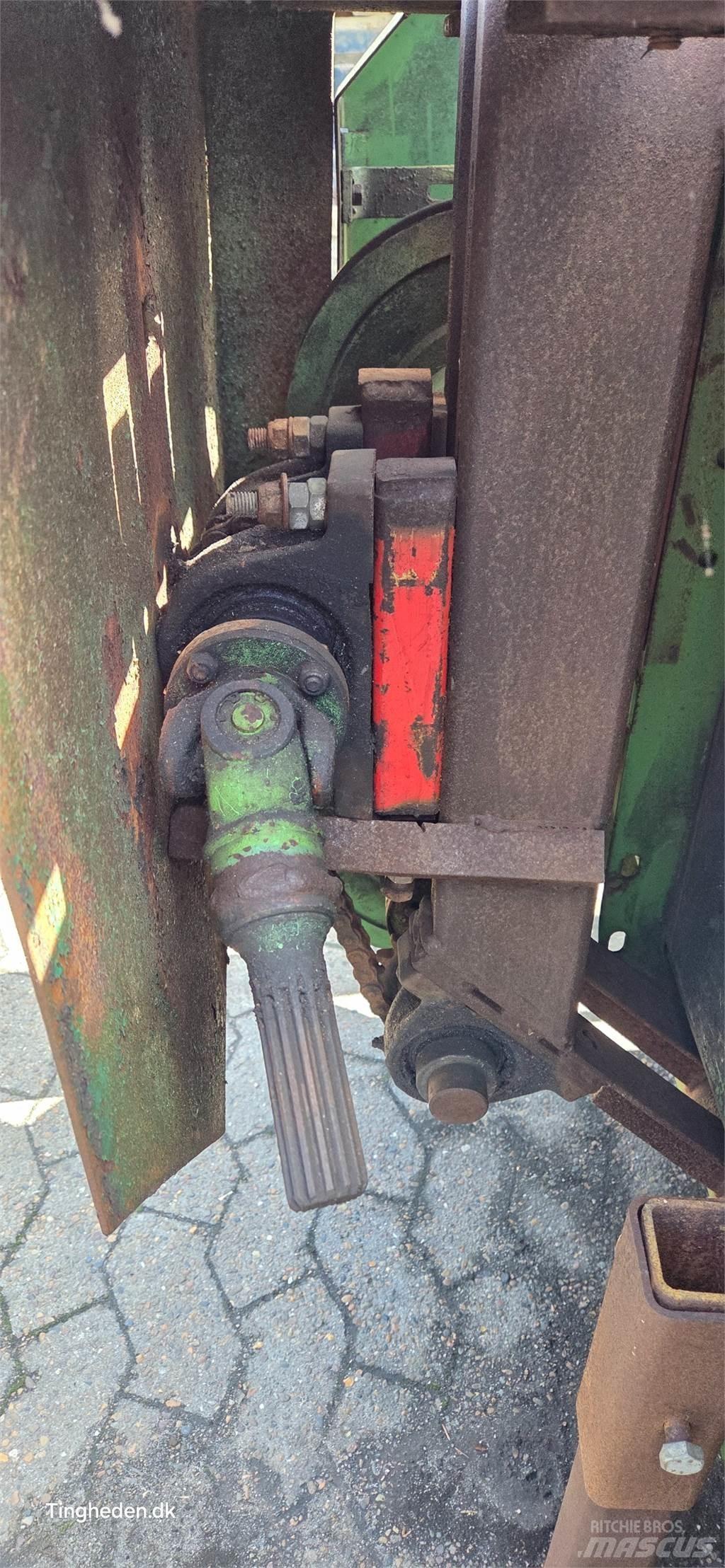 John Deere  Dodatna oprema za kombajne