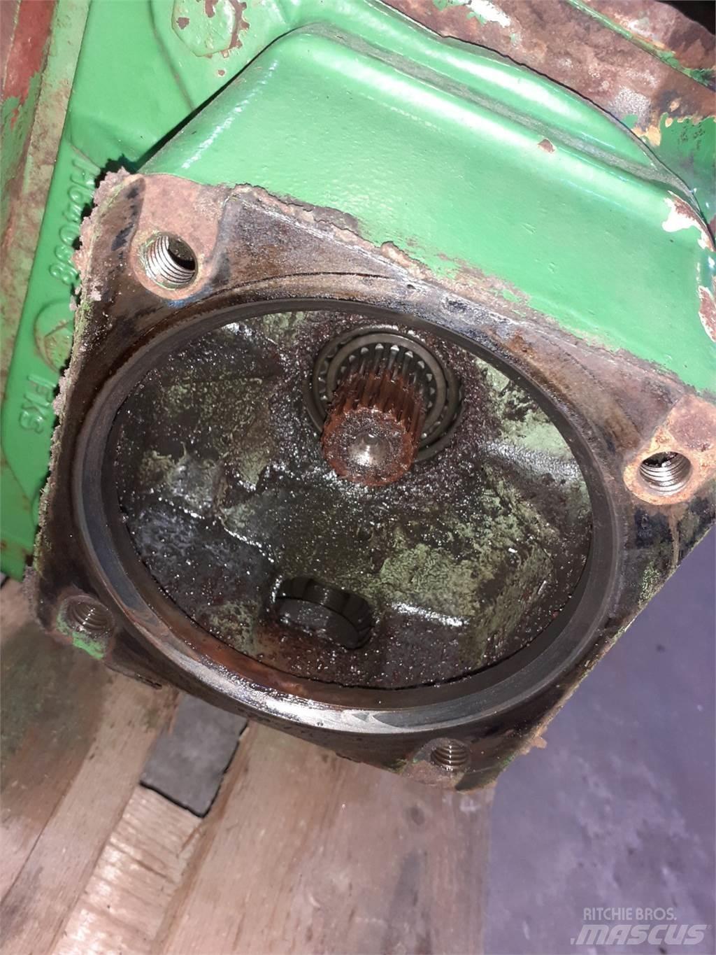 John Deere 1075 Mjenjač