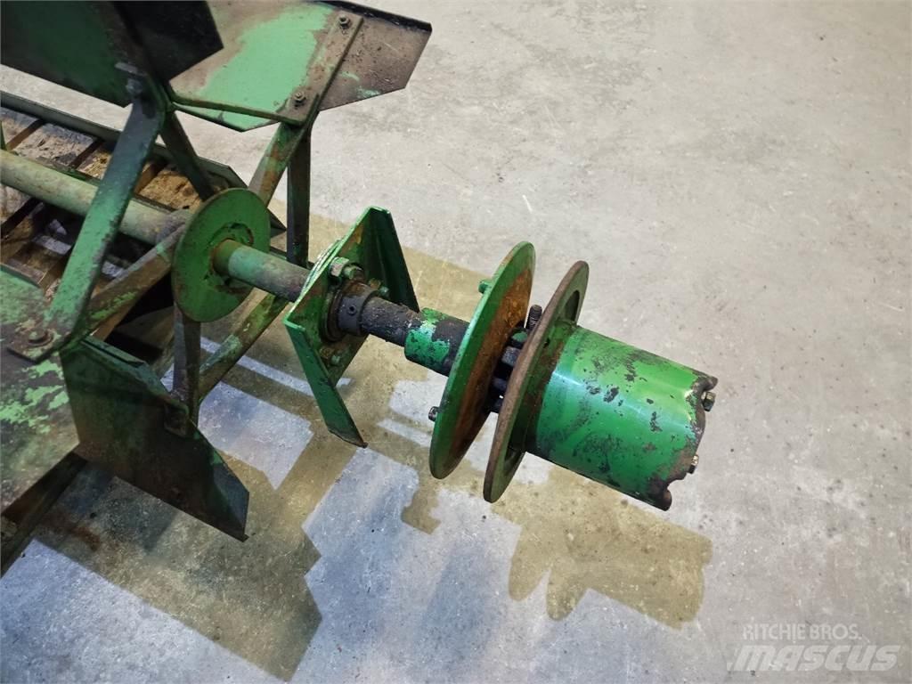 John Deere 1085 Posipači soli i pijeska