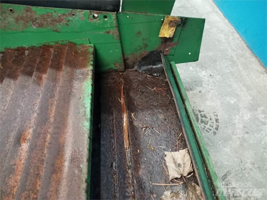 John Deere 1085 Posipači soli i pijeska