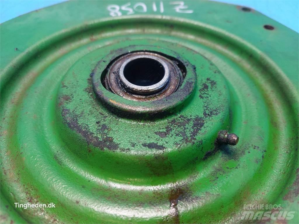 John Deere 1085 Posipači soli i pijeska