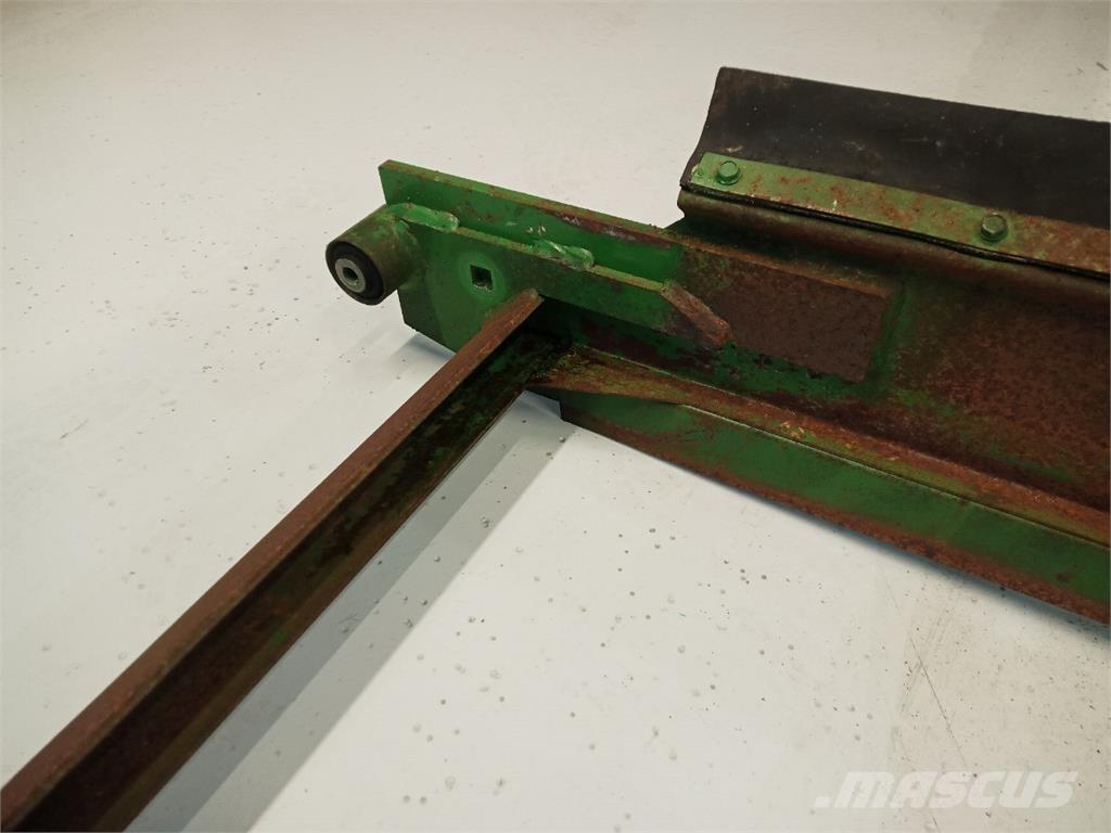 John Deere 2054 Posipači soli i pijeska