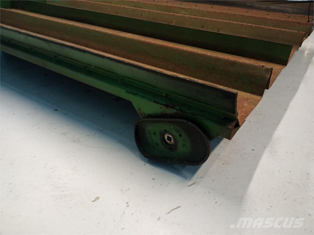 John Deere 2054 Posipači soli i pijeska
