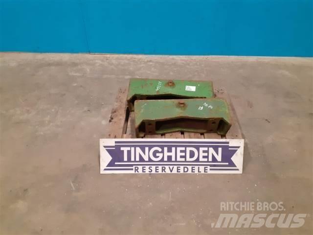 John Deere 4240 Prednji utegovi