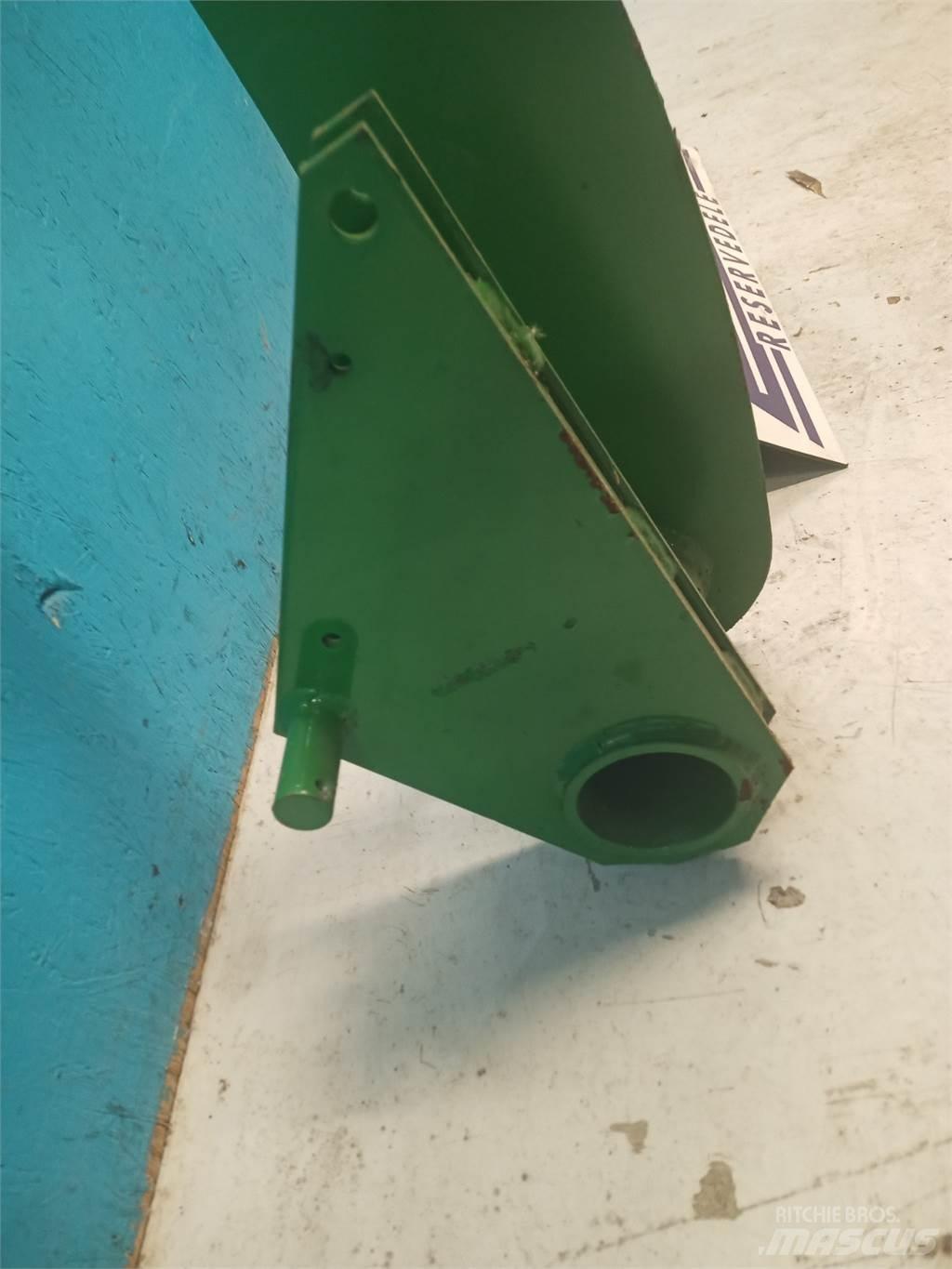 John Deere 590 Hvataljke za bale