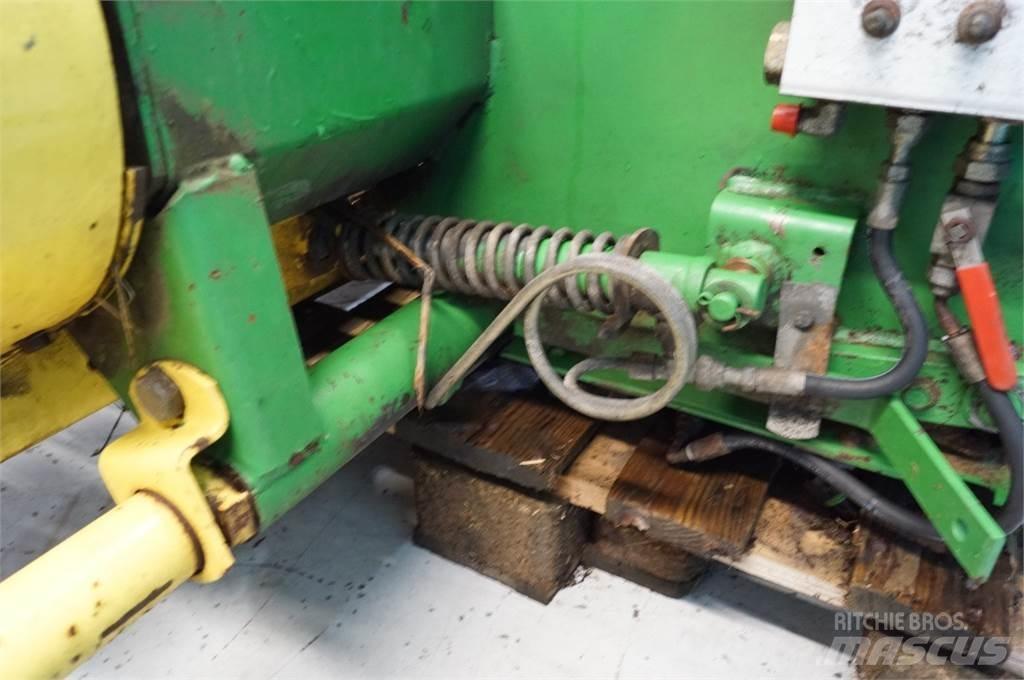 John Deere 590 Poljoprivreda – ostalo