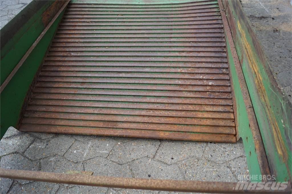 John Deere 952 Posipači soli i pijeska
