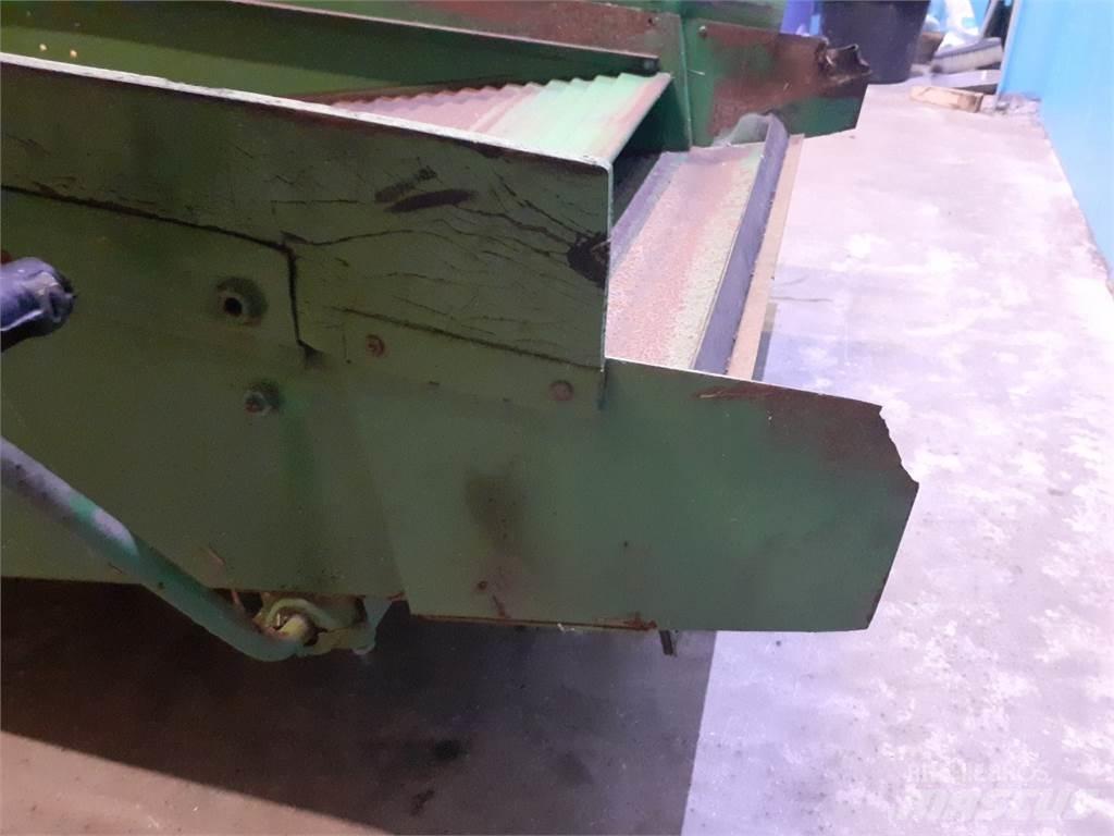 John Deere 955 Posipači soli i pijeska