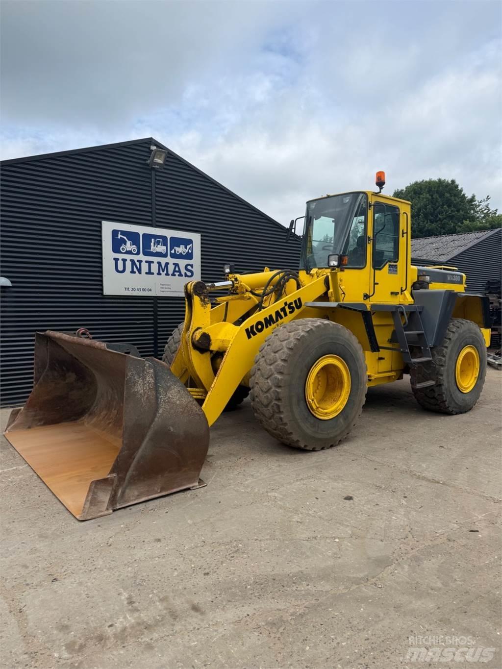 Komatsu WA380 Utovarivači na kotačima