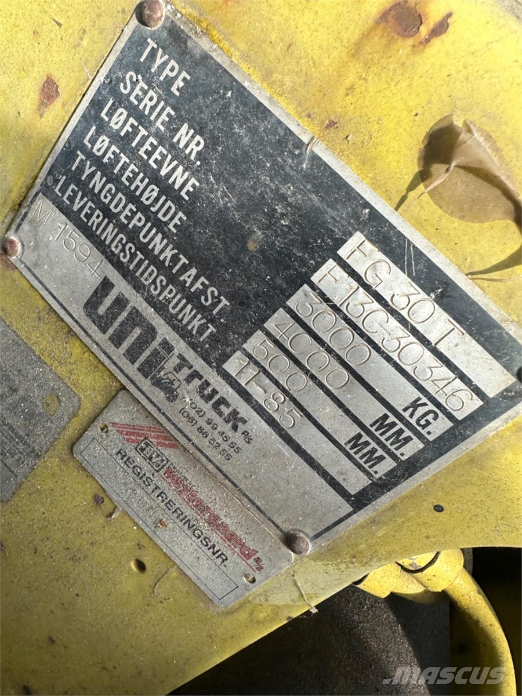 Mitsubishi FG30 Plinski viličari